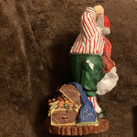 Vintage possible dreams Toys Treasure box Santa with pipe poly resin 5Lx5Wx10H - Picture 7 of 9